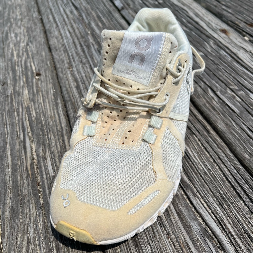 OC ONCLOUD SNEAKER SWISS MADE SZ 6 womens